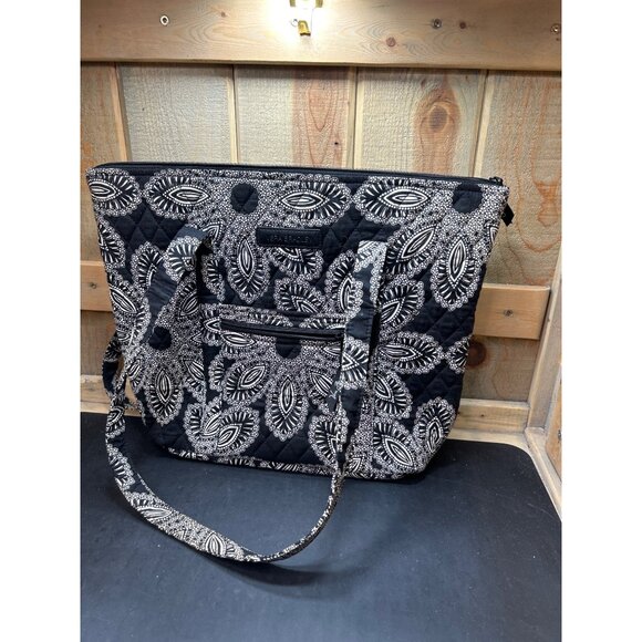 Vera Bradley Quilted Tote Bag With Black & White Paisley Pattern Zipper Closure - Picture 5 of 11